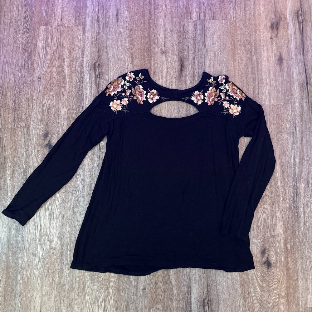 Peek a Boo Long Sleep Top